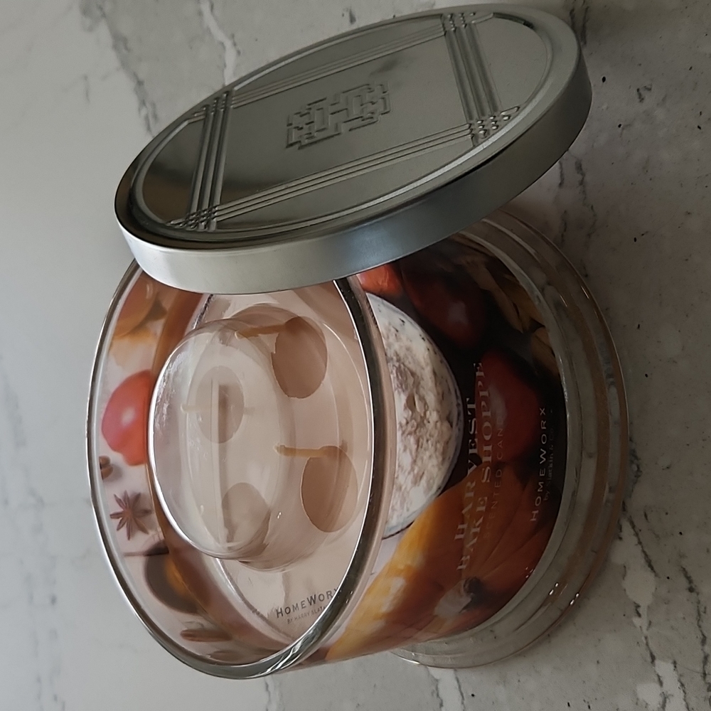 Homeworx by Harry Slatkin 4-Wick Harvest Bake Shoppe Candle - Picture 3 of 4